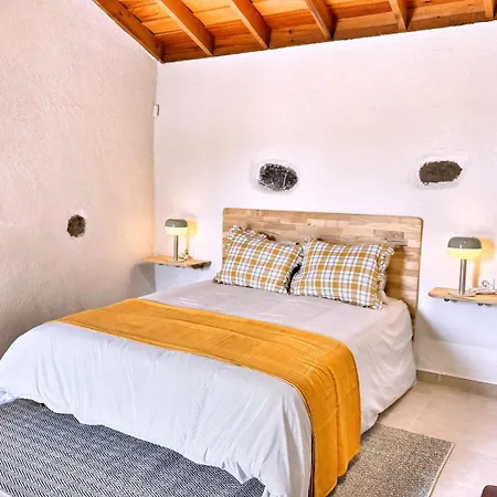 Casas Javier * Адехе